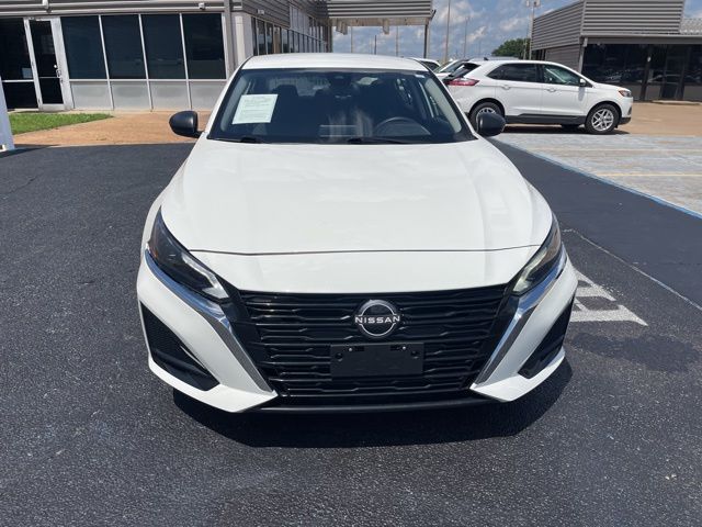 2025 Nissan Altima SV - Photo 12