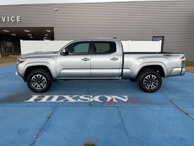 2023 Toyota Tacoma TRD Sport V6 photo 2