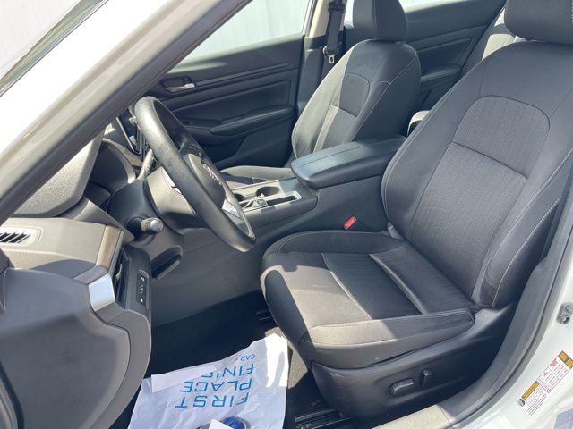 2025 Nissan Altima SV - Photo 16