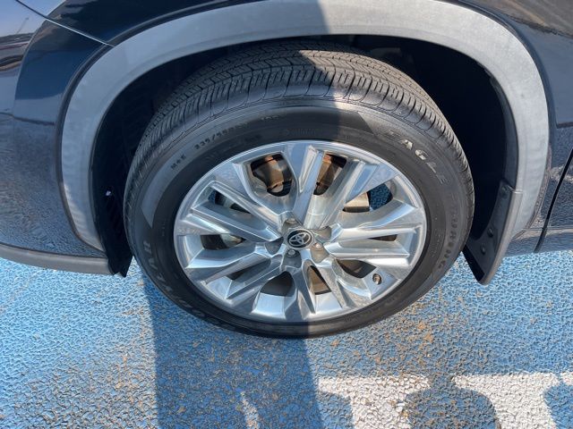 2022 Toyota Highlander Limited photo 3