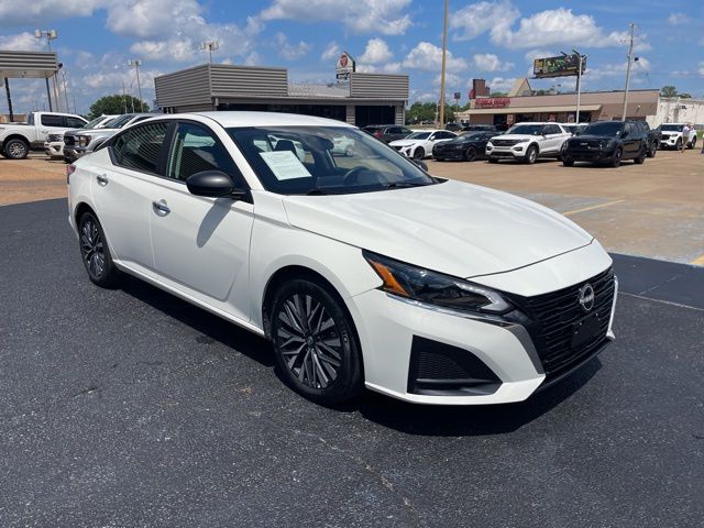 2025 Nissan Altima SV - Photo 11
