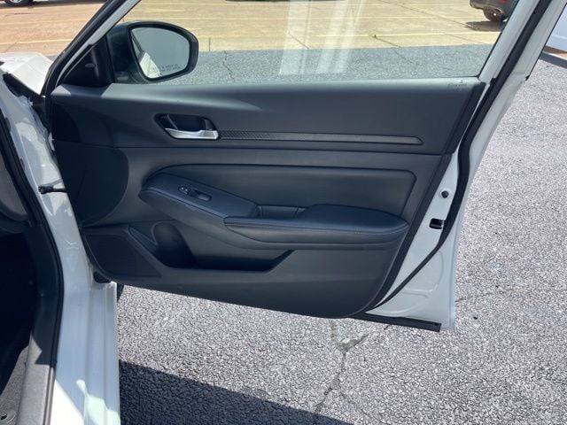 2025 Nissan Altima SV - Photo 19
