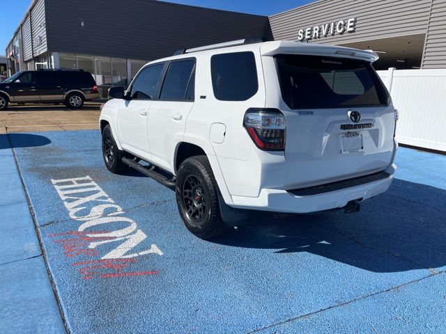 2021 Toyota 4Runner SR5 photo 3