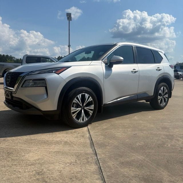 2022 Nissan Rogue SV AWD's photo