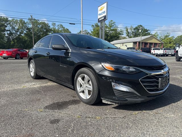 2022 Chevrolet Malibu LS photo 3