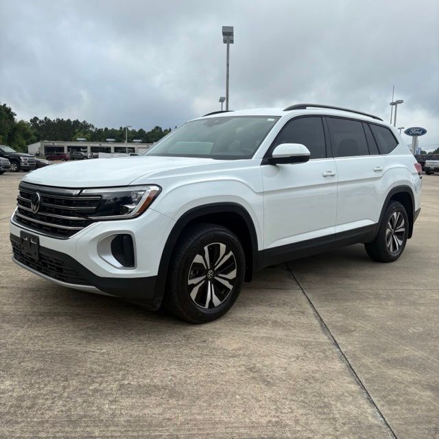 2024 Volkswagen Atlas 2.0T SE's photo