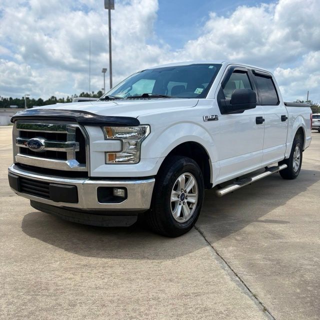 2015 Ford F-150 XLT SuperCrew 145-in's photo