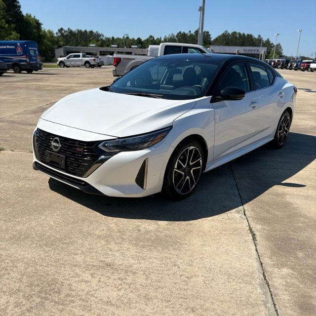 2024 Nissan Sentra SR CVT's photo