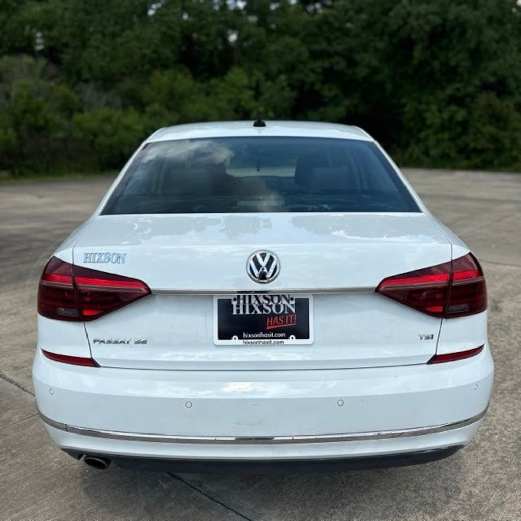 Used 2018 Volkswagen Passat 2.0T SE w/Technology Sedan