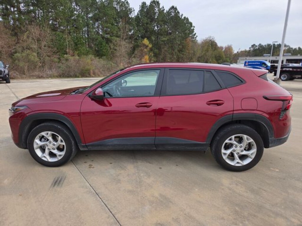 Used 2025 Chevrolet Trax LS SUV