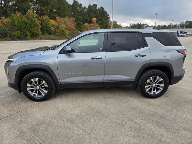 2025 Chevrolet Equinox LT photo 2
