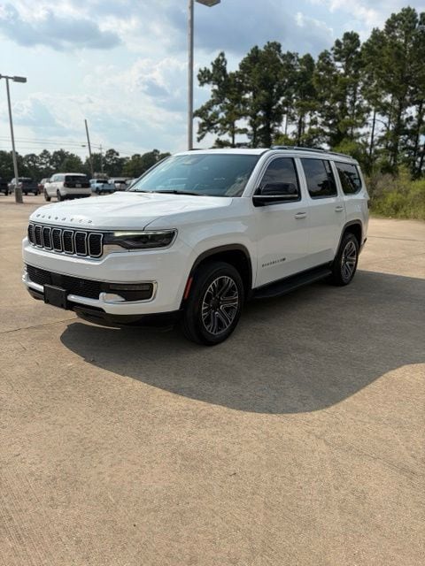 2023 Jeep Wagoneer Base