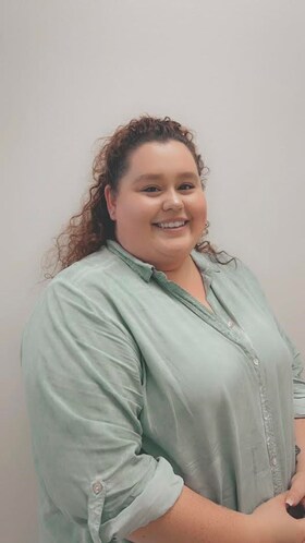 Staff member Bella Nash from ID_245df3aa037a