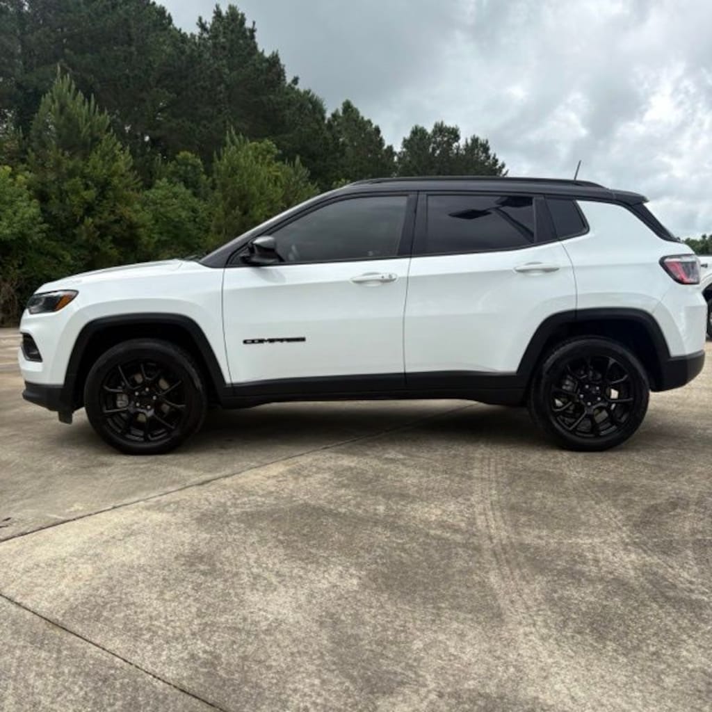 Used 2022 Jeep Compass Altitude SUV