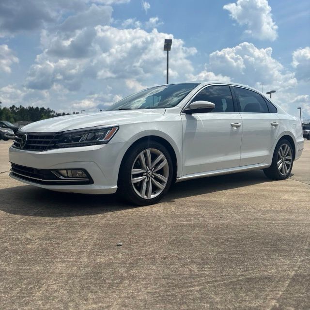 2018 Volkswagen Passat 2.0T SE w/ Technology Auto's photo