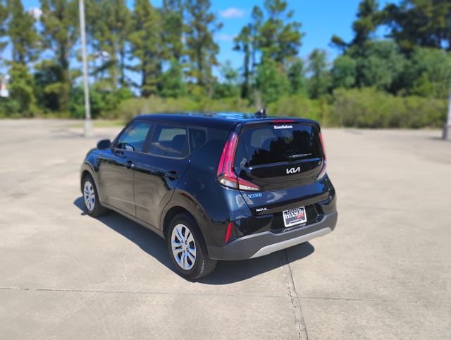 2023 Kia Soul LX photo 3
