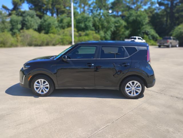 2023 Kia Soul LX photo 2