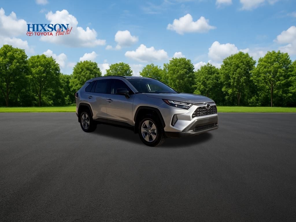 2025 Toyota RAV4 LE's photo