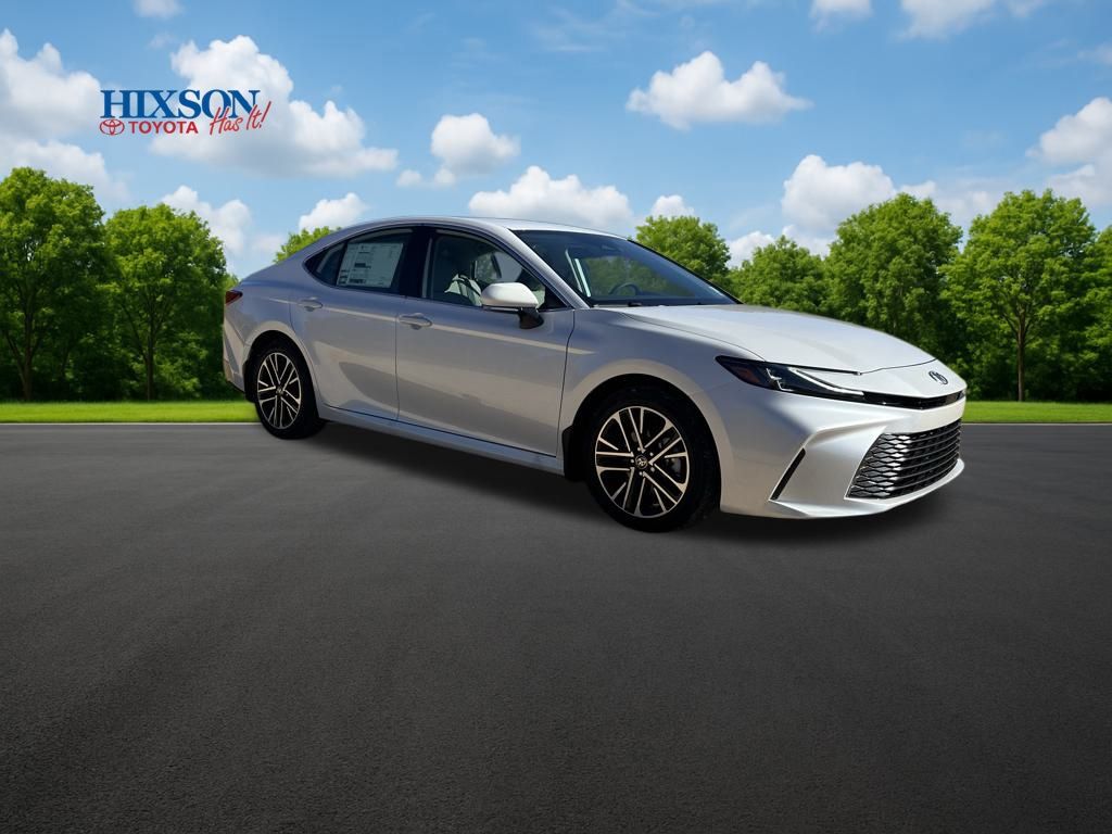 2025 Toyota Camry XLE's photo