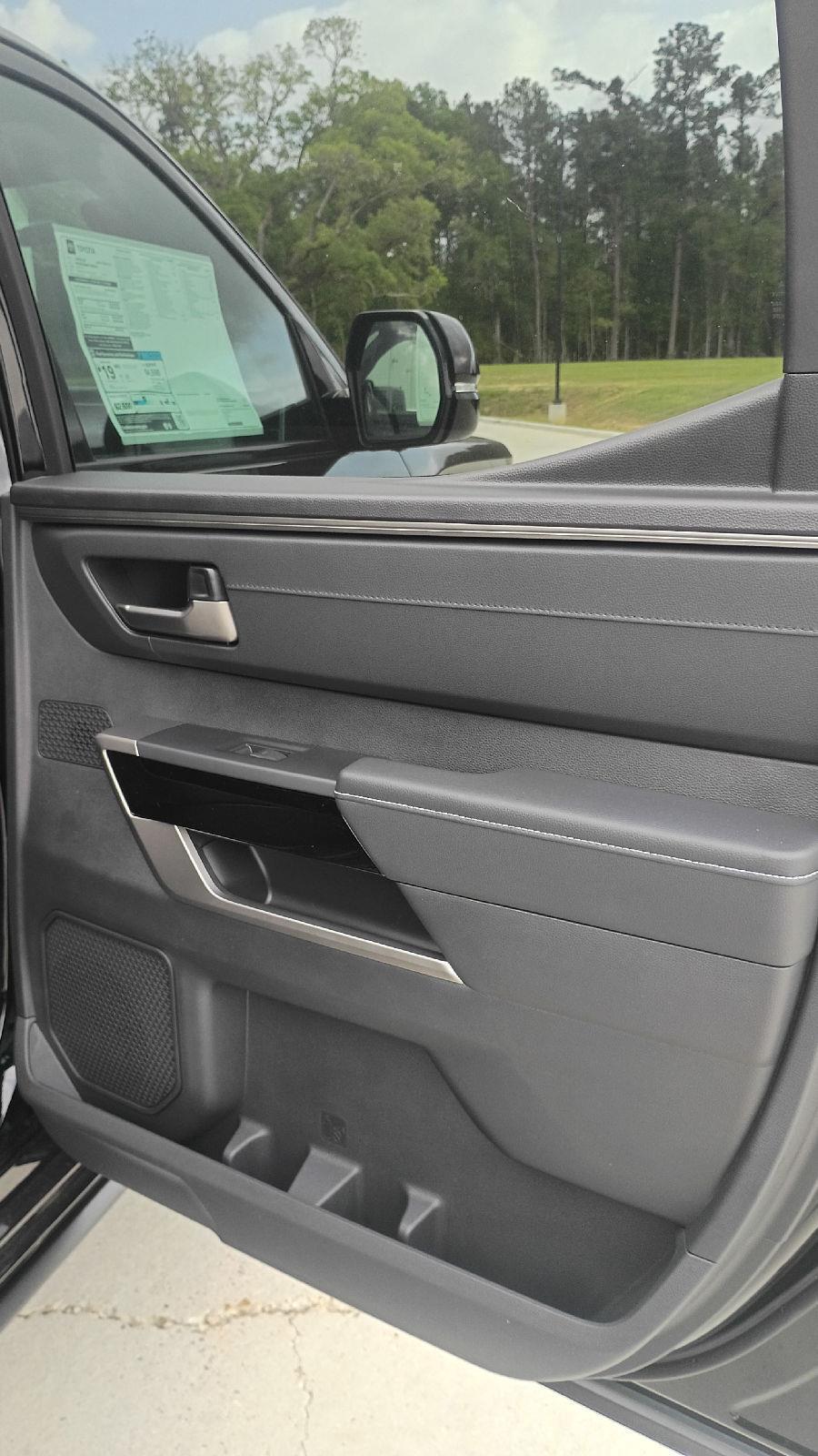 2026 Toyota Tundra Limited - Photo 17