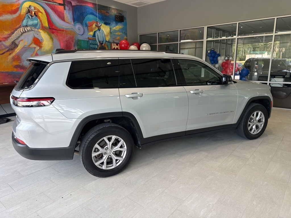 2022 Jeep Grand Cherokee Limited photo 4