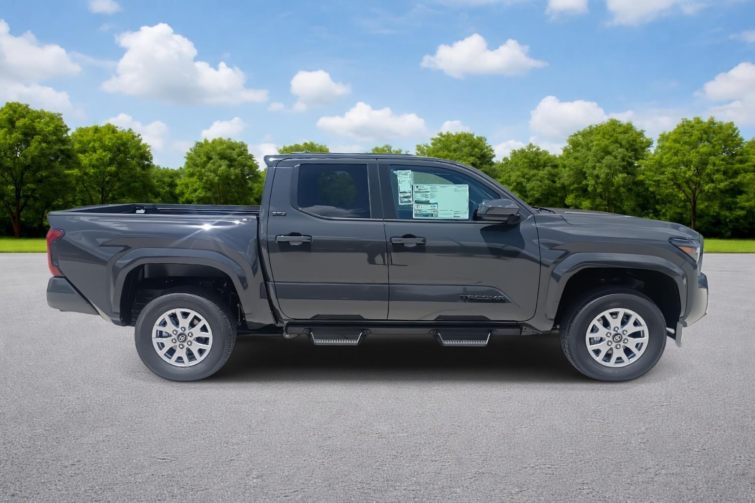 2026 Toyota Tacoma SR5 - Photo 8