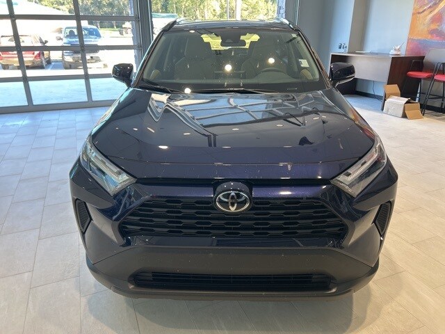 2025 Toyota RAV4 XLE photo 2