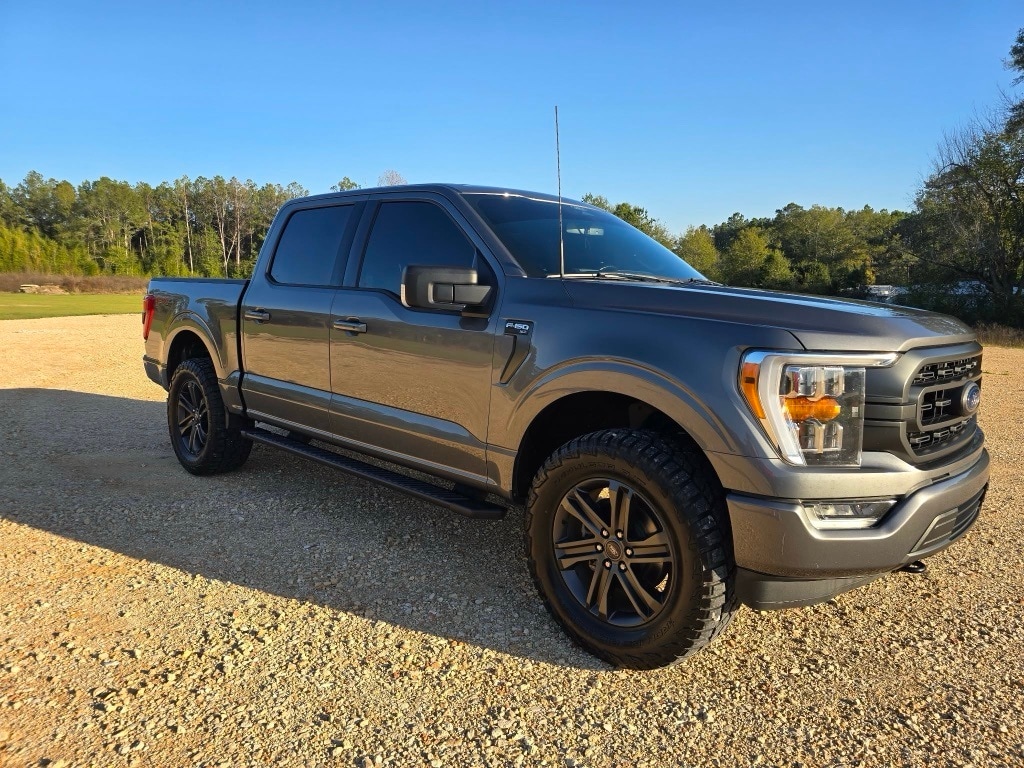 2021 Ford F-150 XLT's photo
