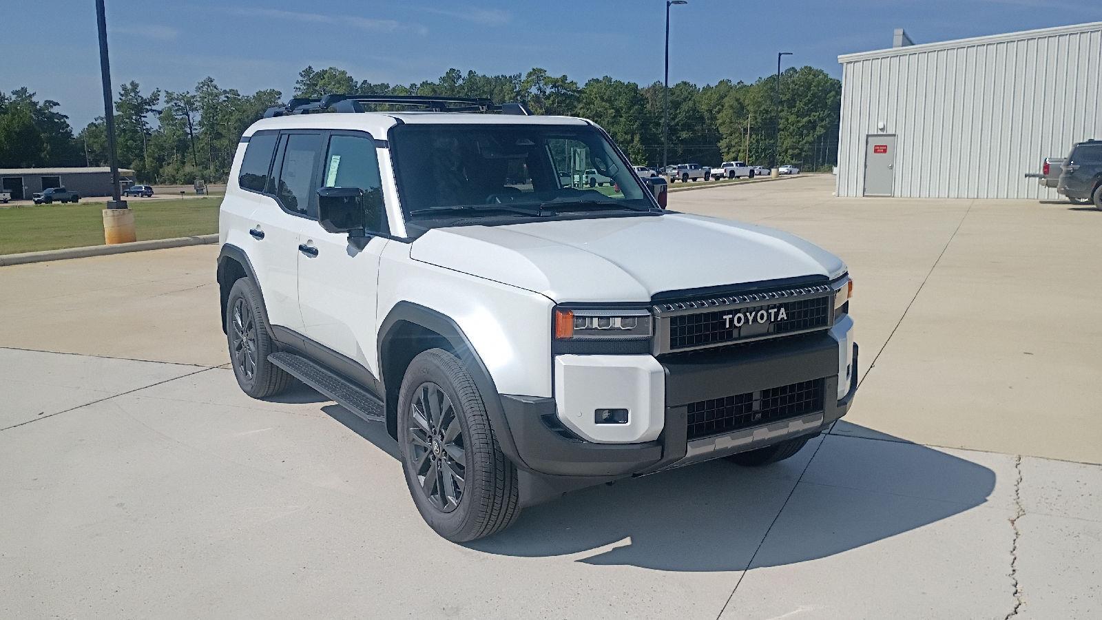 White (Wind Chill Pearl) 2027 Toyota Land Cruiser SUV / Crossover  8-Speed Automatic