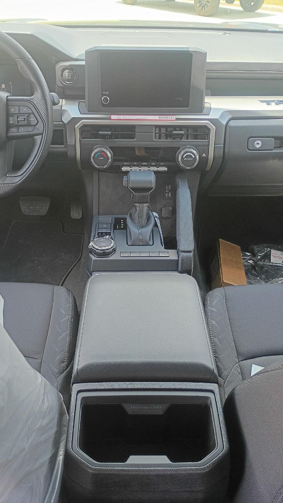 2026 Toyota Tacoma SR5 - Photo 14