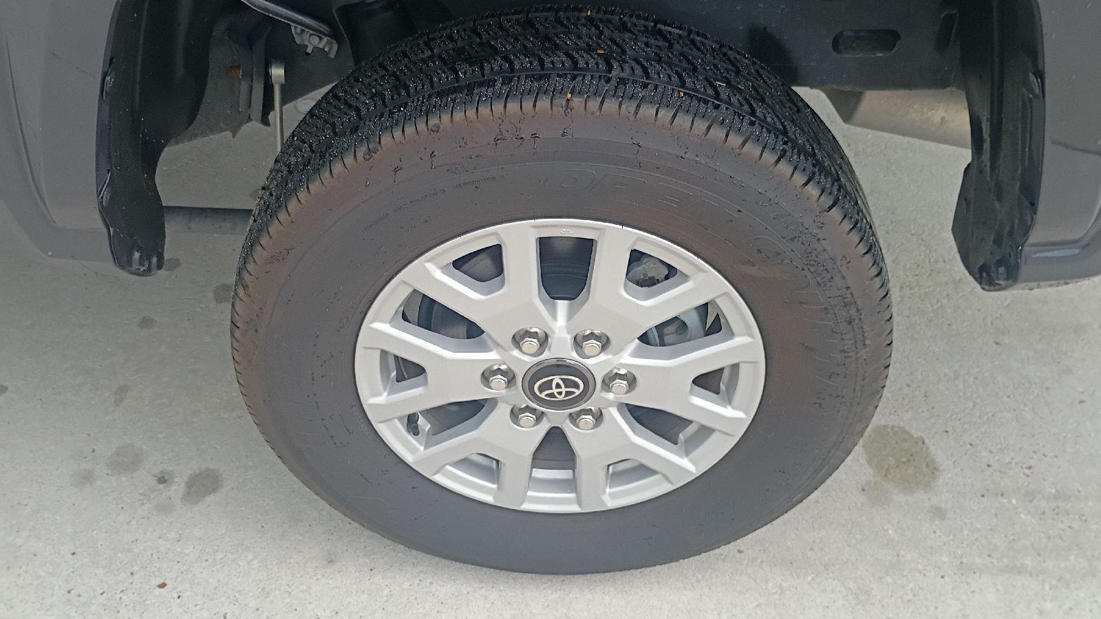 2024 Toyota Tacoma SR5 - Photo 23