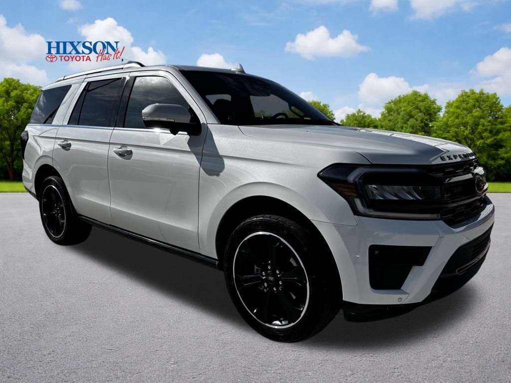 2023 Ford Expedition Limited's photo