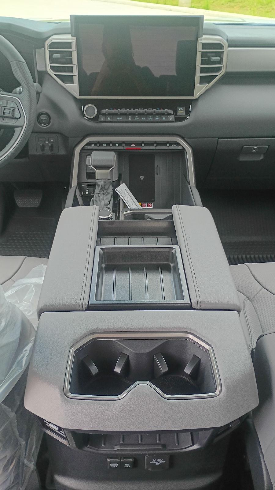 2026 Toyota Tundra Limited - Photo 14