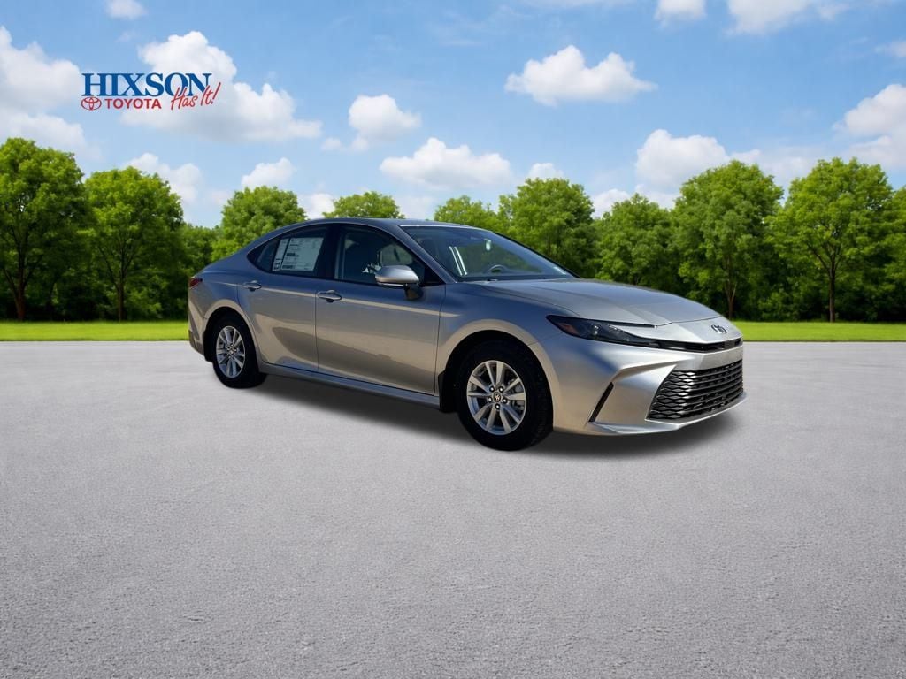 2025 Toyota Camry LE's photo