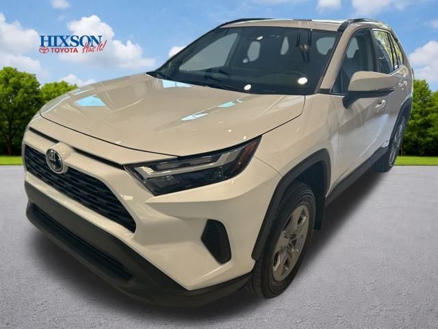 2025 Toyota RAV4 XLE's photo