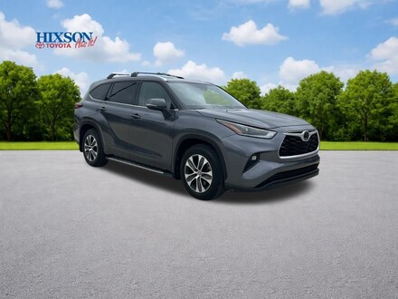 2021 Toyota Highlander XLE SUV