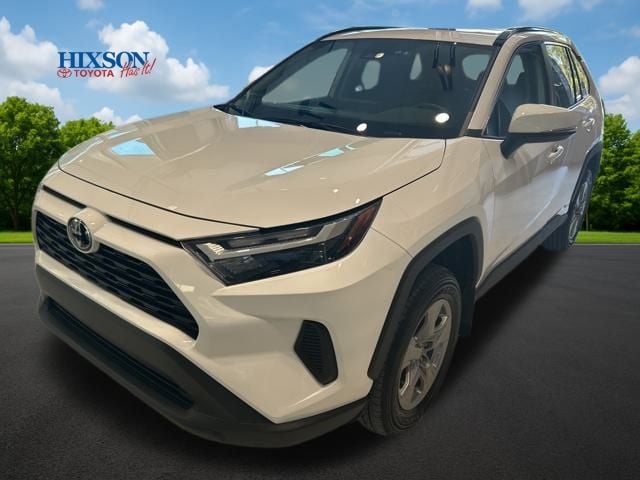 2025 Toyota RAV4 XLE's photo