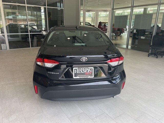 2025 Toyota Corolla LE photo 4