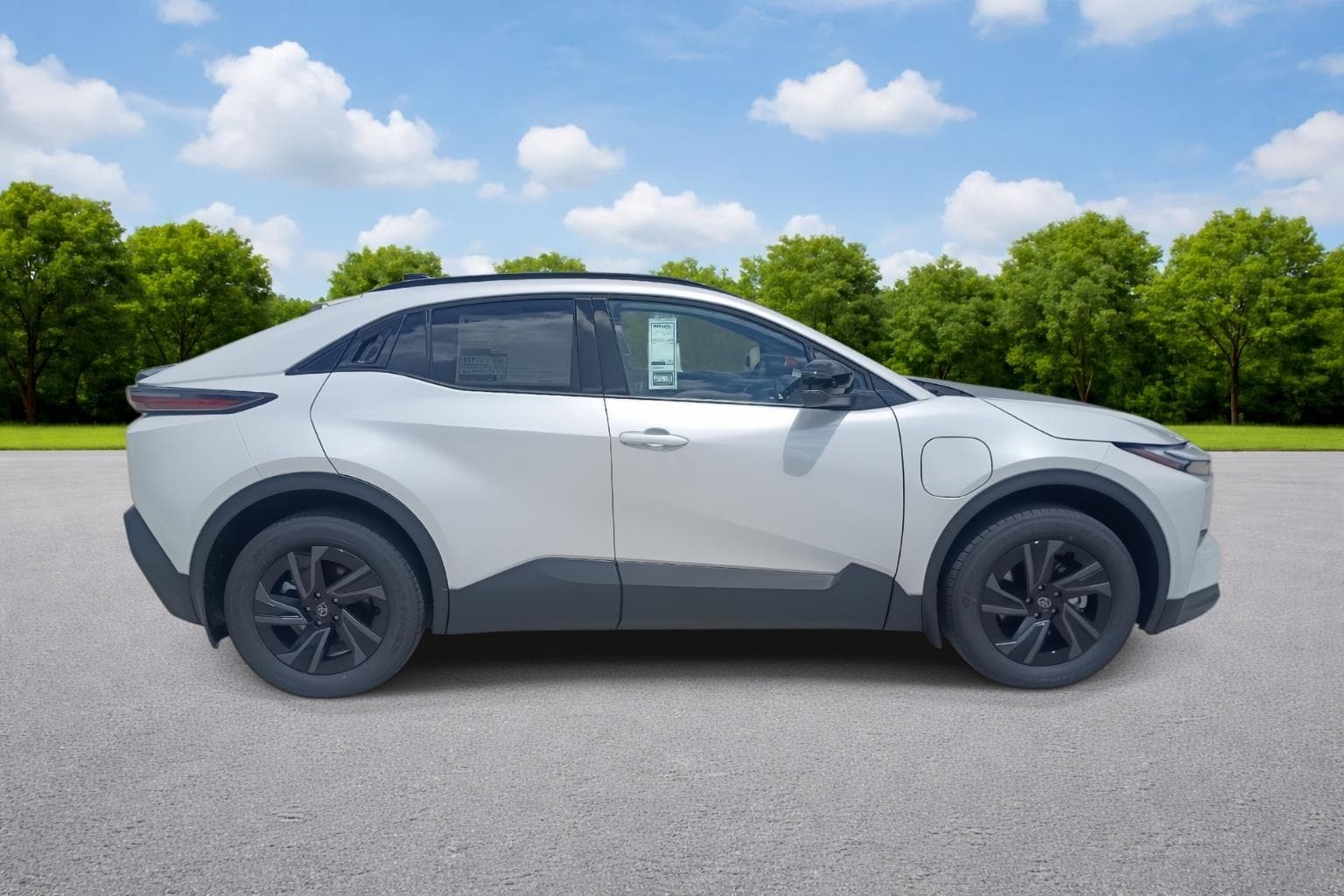 2026 Toyota C-HR SE - Photo 8