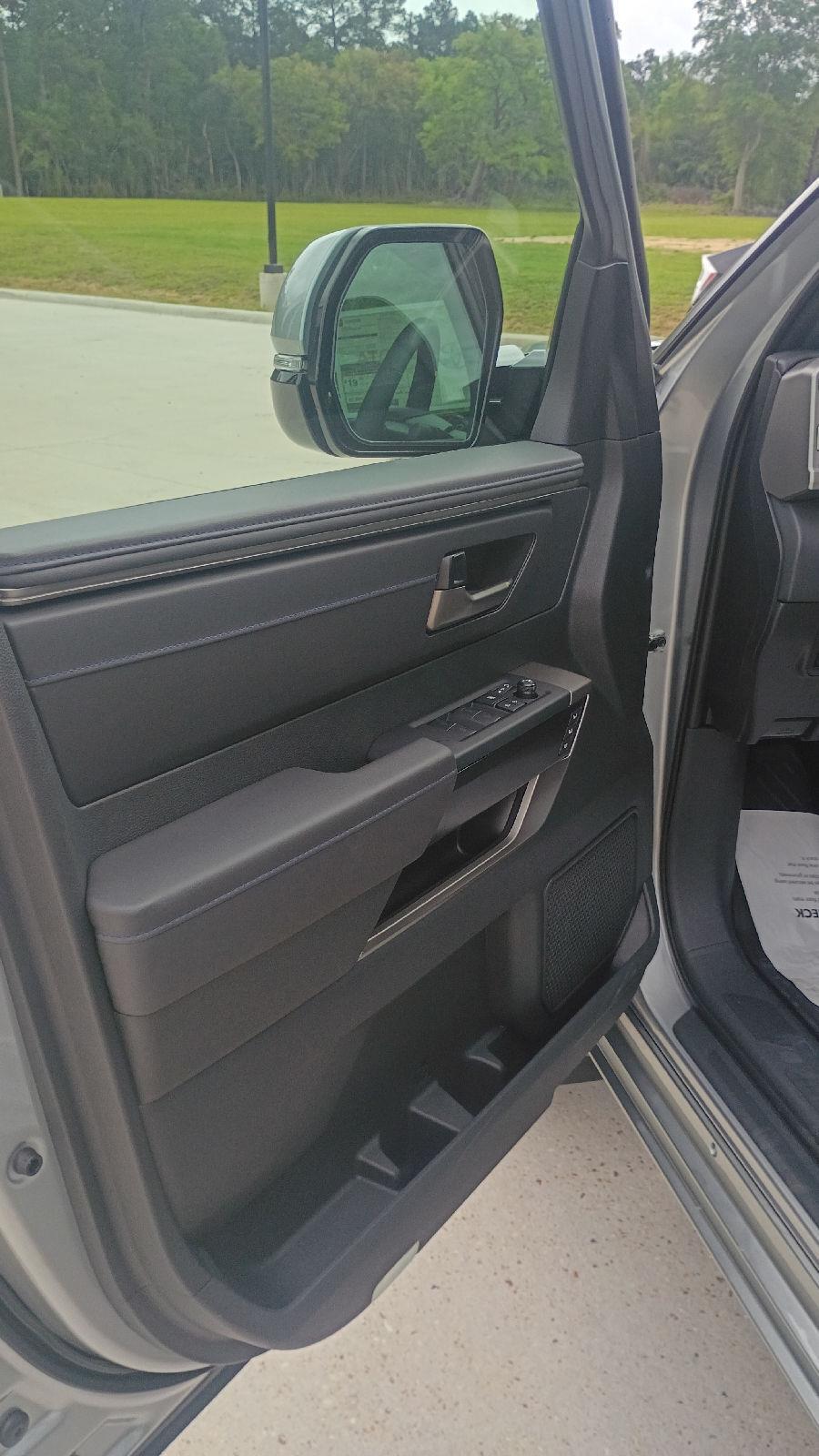 2026 Toyota Tundra Platinum - Photo 9