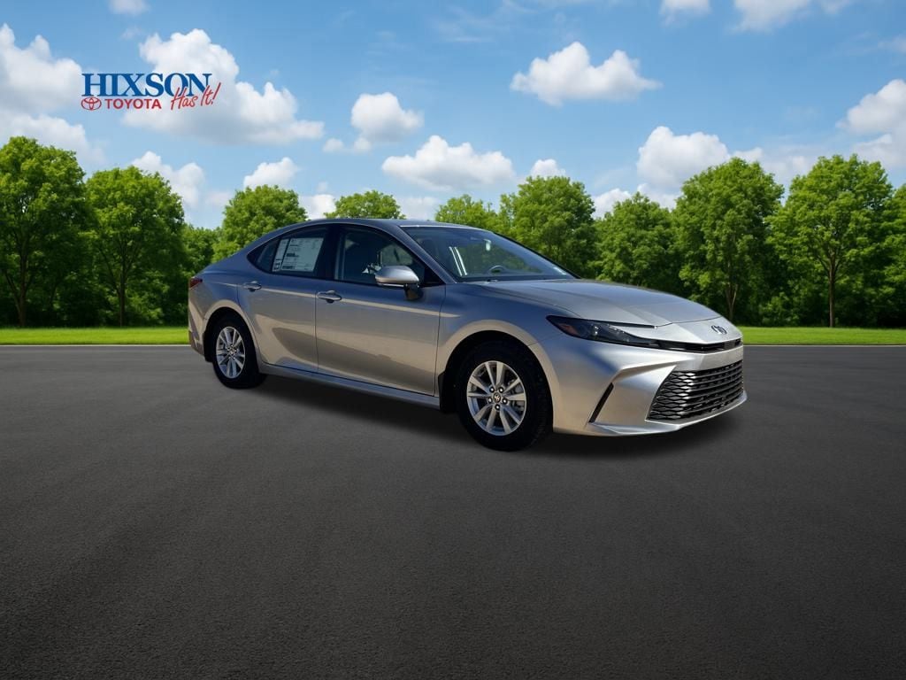 2025 Toyota Camry LE's photo