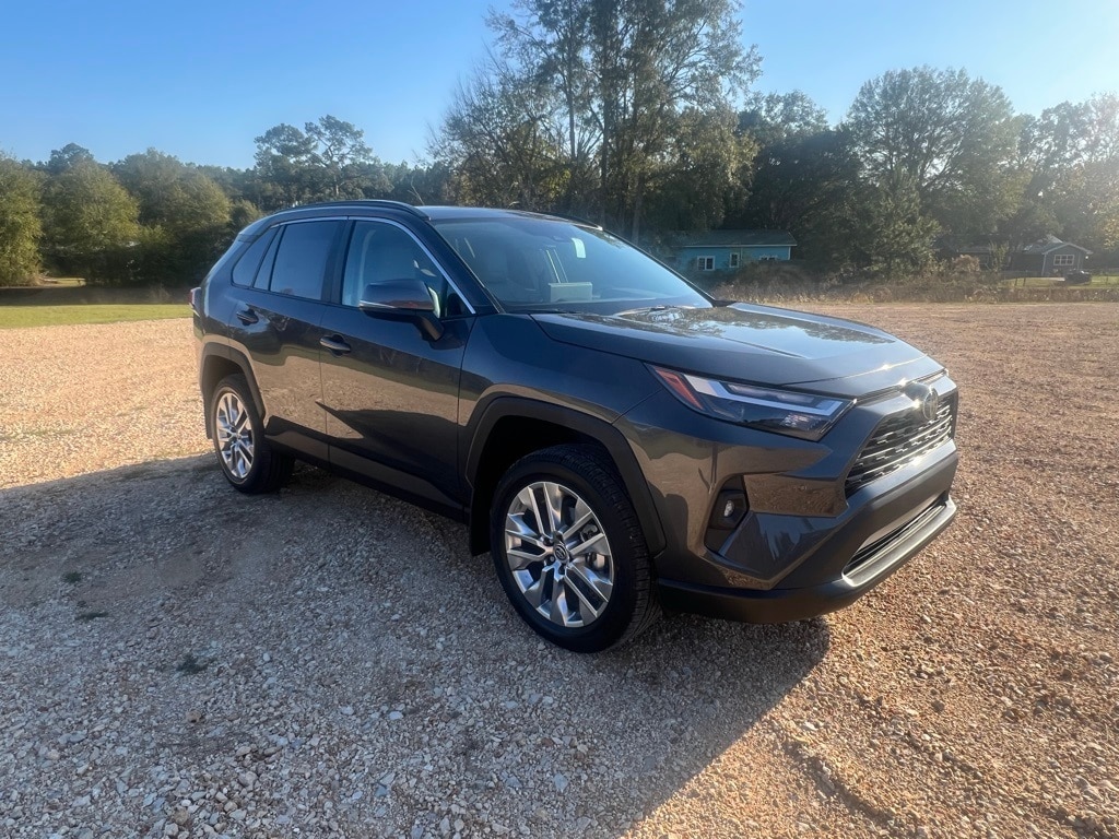 2025 Toyota RAV4 XLE Premium's photo