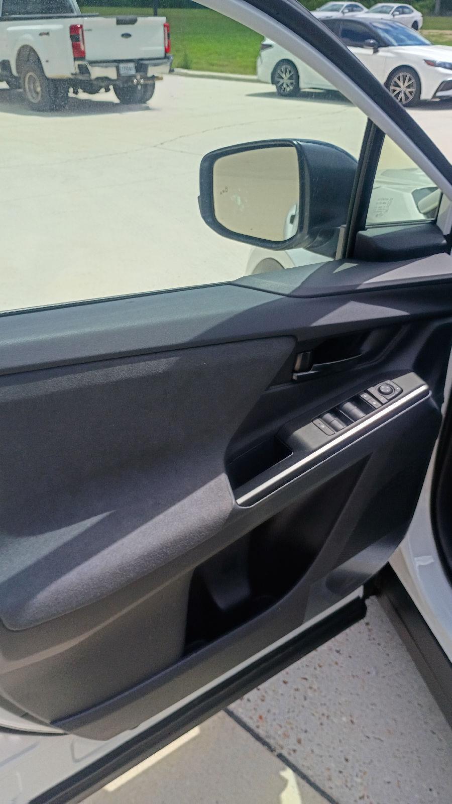 2026 Toyota C-HR SE - Photo 9