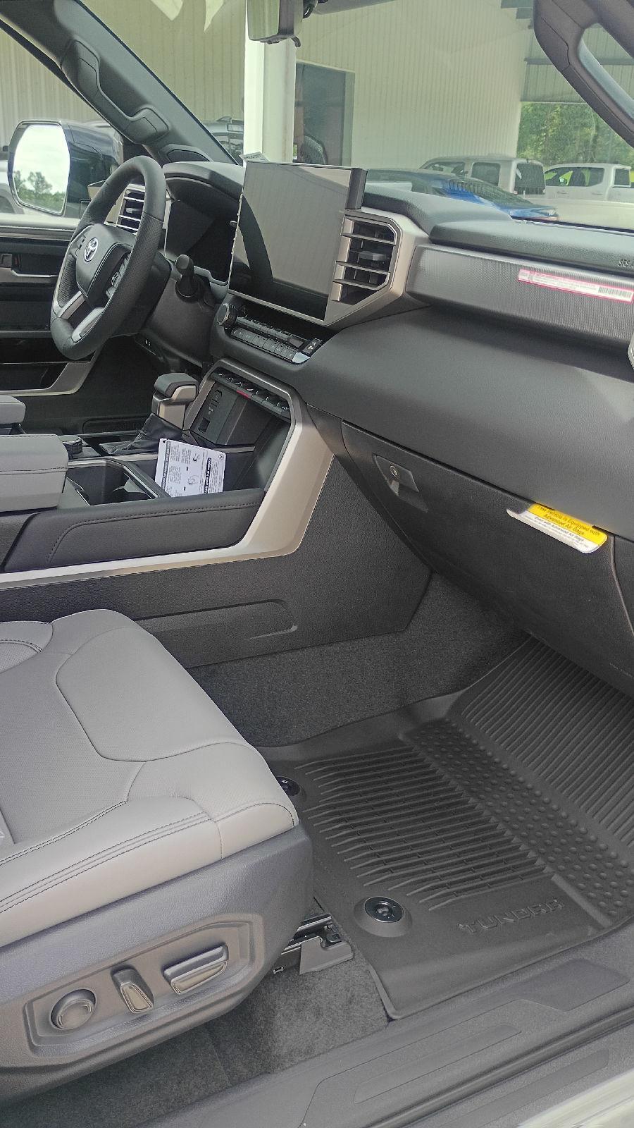 2026 Toyota Tundra Limited - Photo 20