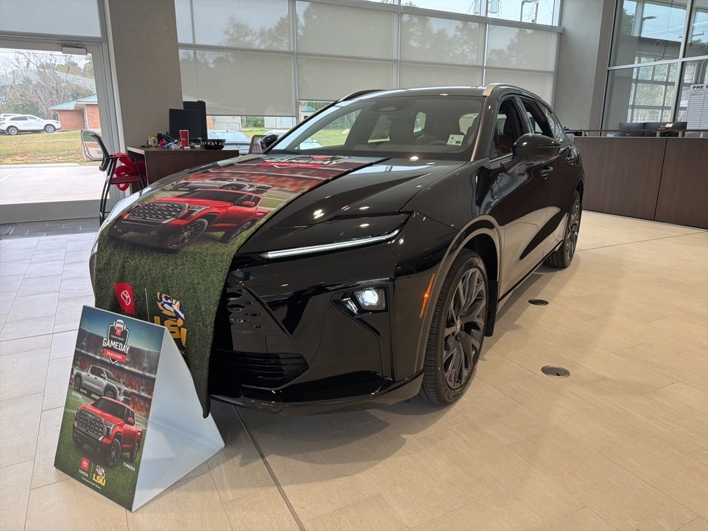 2025 Toyota Crown Signia Limited's photo