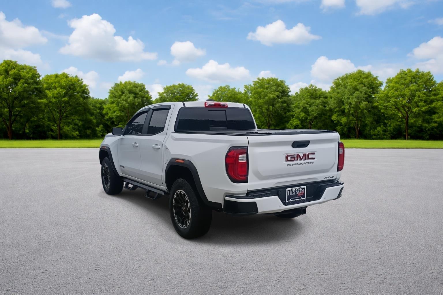 View vehicle photo 5