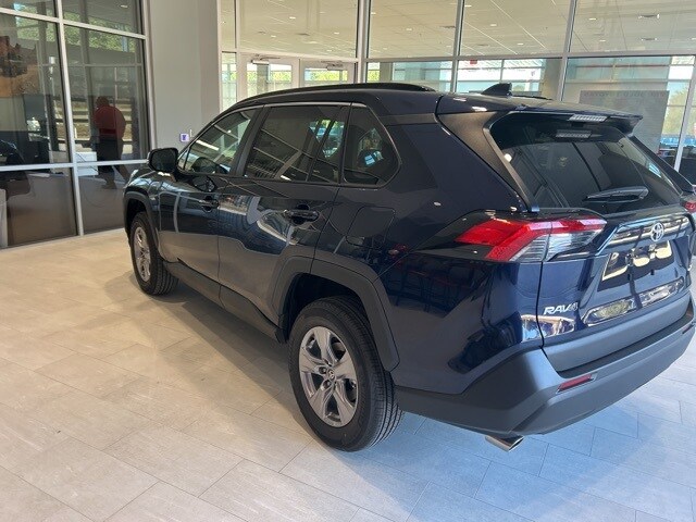 2025 Toyota RAV4 XLE photo 3