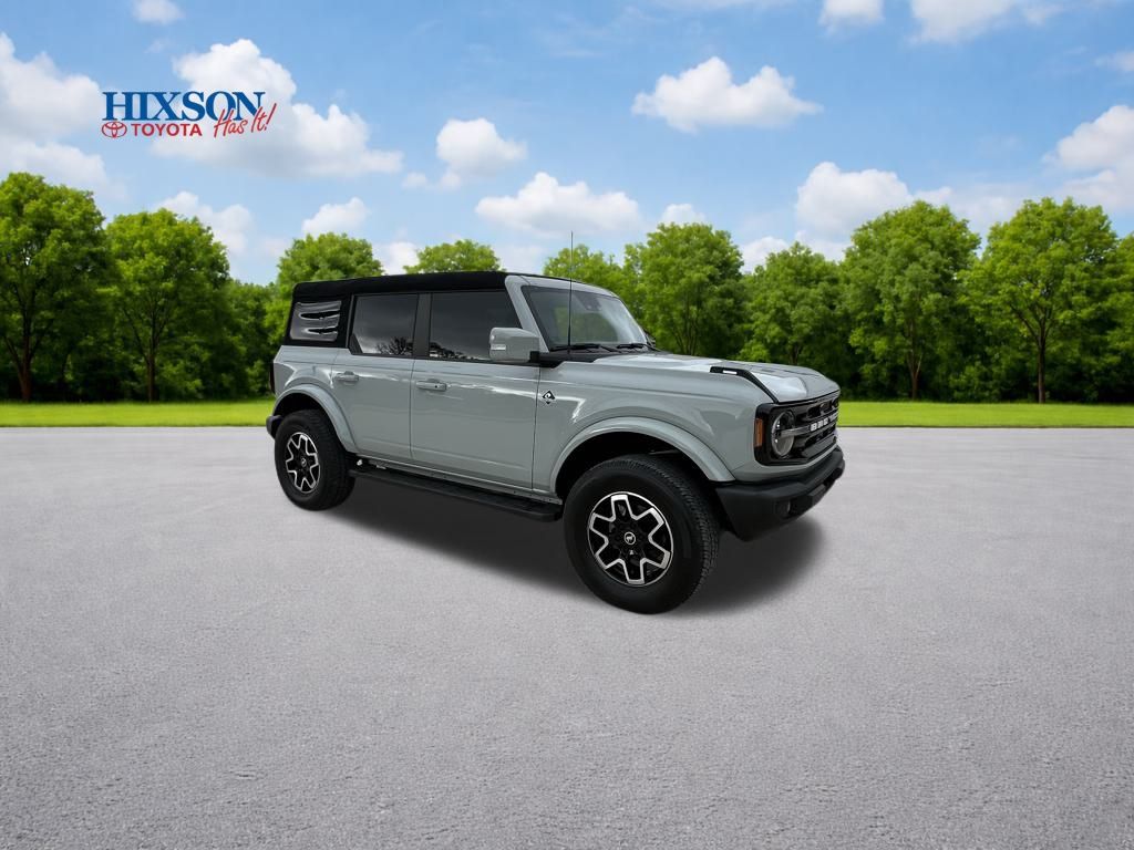 2023 Ford Bronco 4-Door Outer Banks's photo