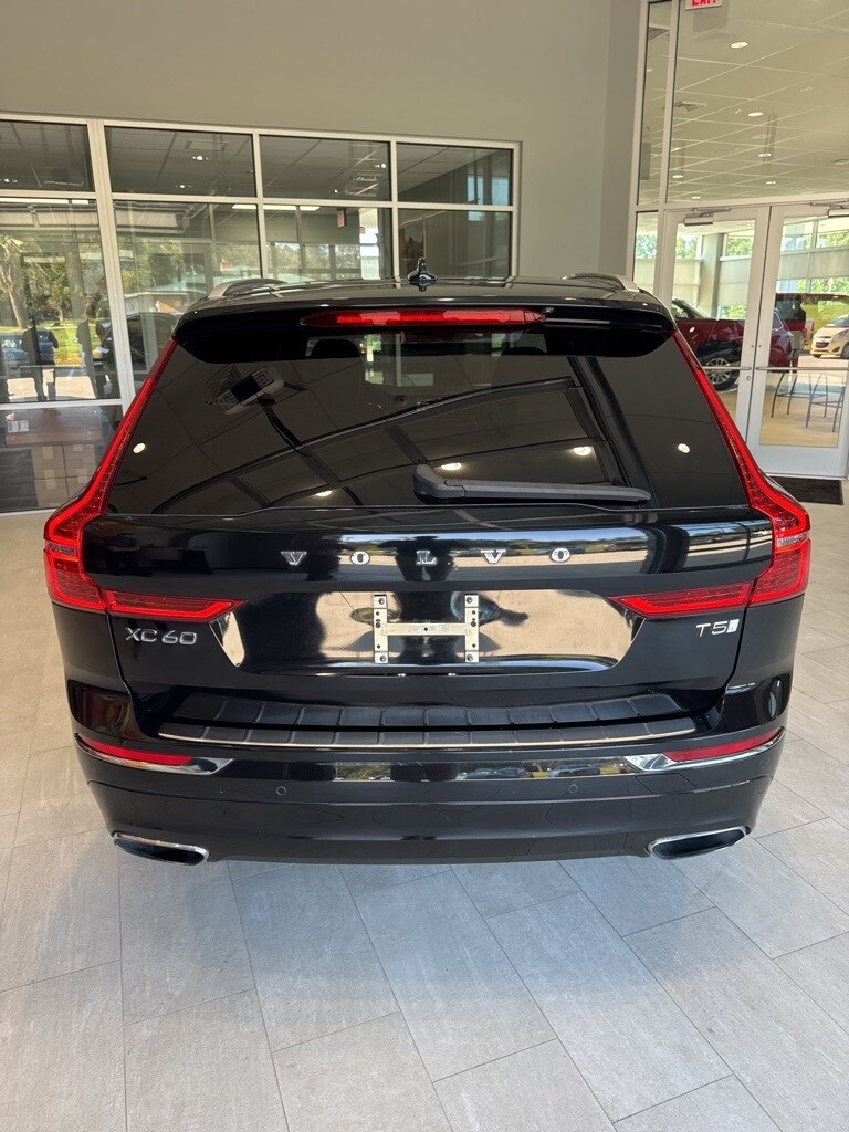 2021 Volvo XC60 T5 Inscription photo 2