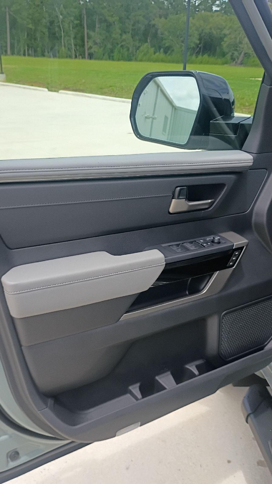 2026 Toyota Tundra Limited - Photo 9
